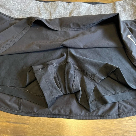 Nike Running Skirt Compression Black/Gray - Picture 4 of 8